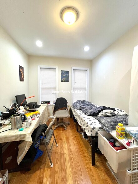 Building Photo - 179 Northampton St