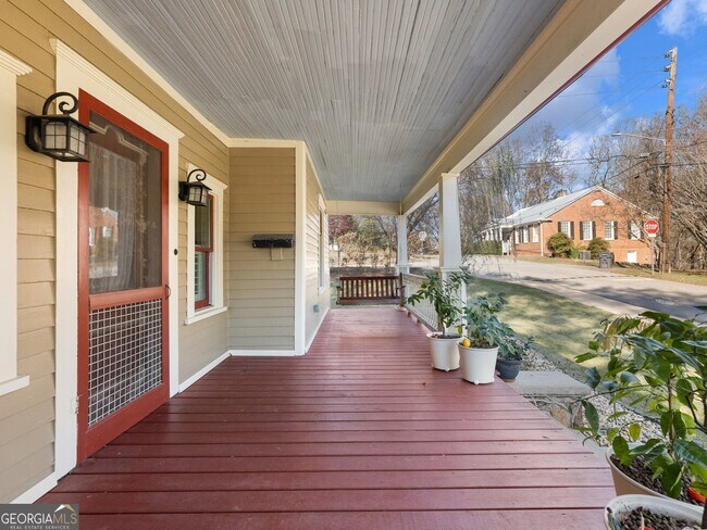 Building Photo - 249 Martin St