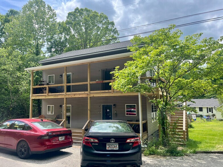 Building Photo - 60 Phillips Rd