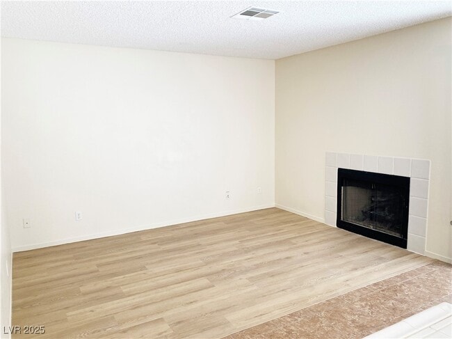 Building Photo - 3008 Ocean View Dr