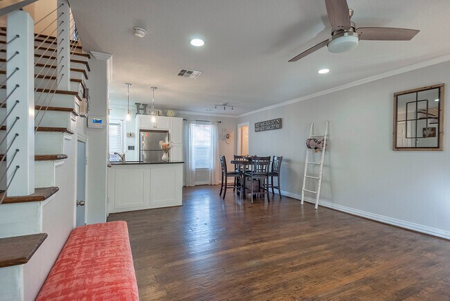 Building Photo - 4710 Bradford Dr
