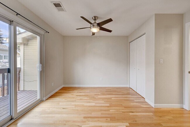 Building Photo - $1,995 - 2 Bed, 2 Bath Lofted Townhome in ...