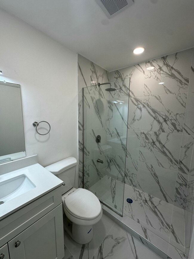 Building Photo - 103 E Tiffany Dr