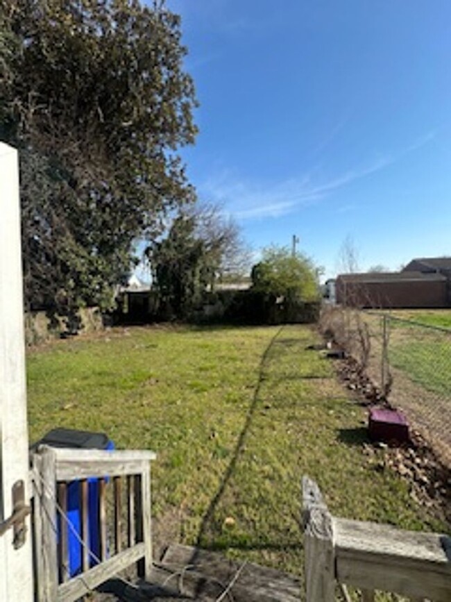 Building Photo - Beautiful House for Rent with Large Yard!