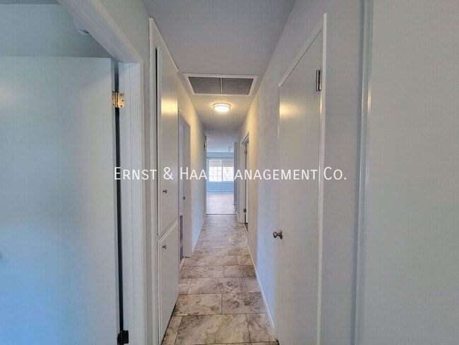 Building Photo - 10751 Andy St