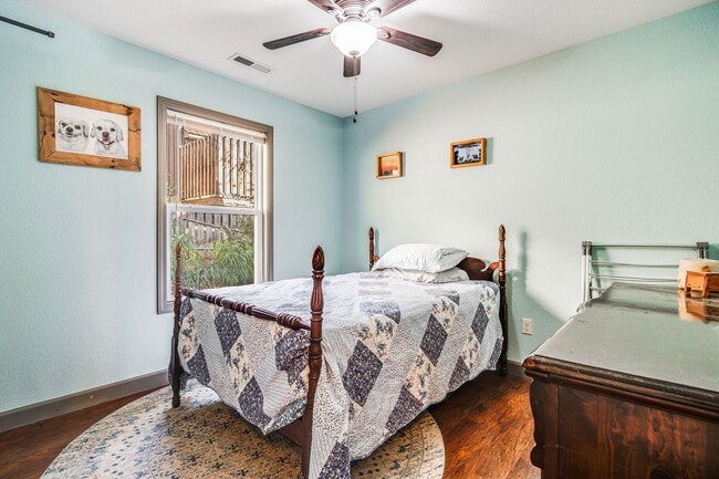 Building Photo - Cozy & Fully-Furnished West Asheville 2-Be...