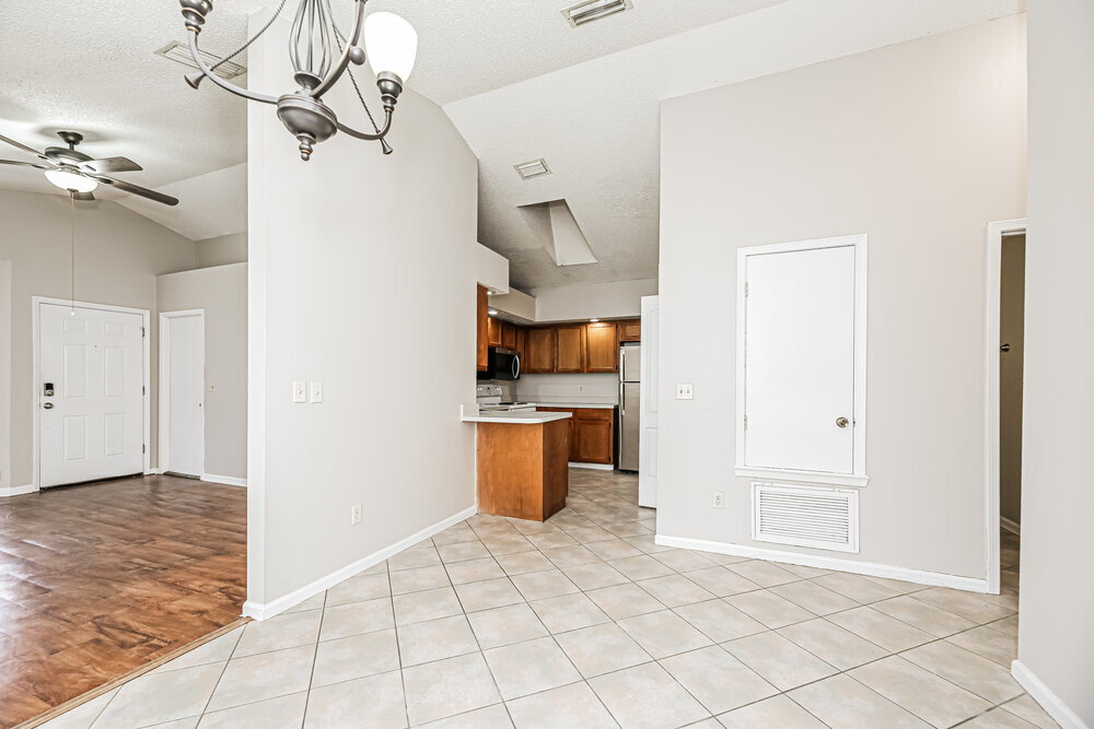 Building Photo - 2513 Townsquare Dr