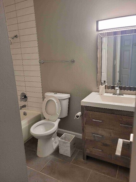 Building Photo - 3623 S Sheridan Blvd