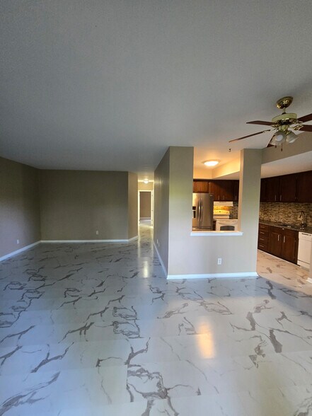 Building Photo - 7D Fairway Rd
