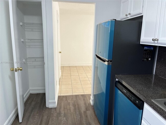 Building Photo - 9190 Fontainebleau Blvd