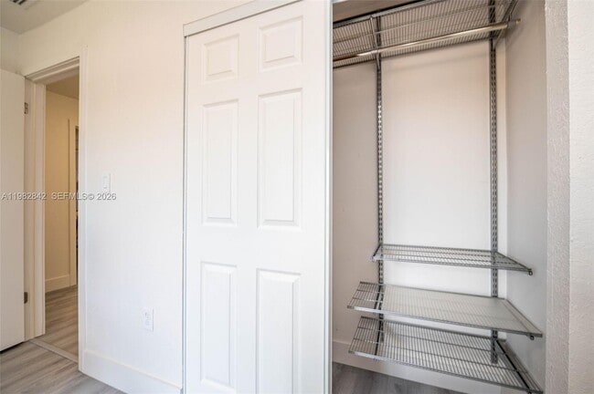 Building Photo - 4702 SW 67th Ave