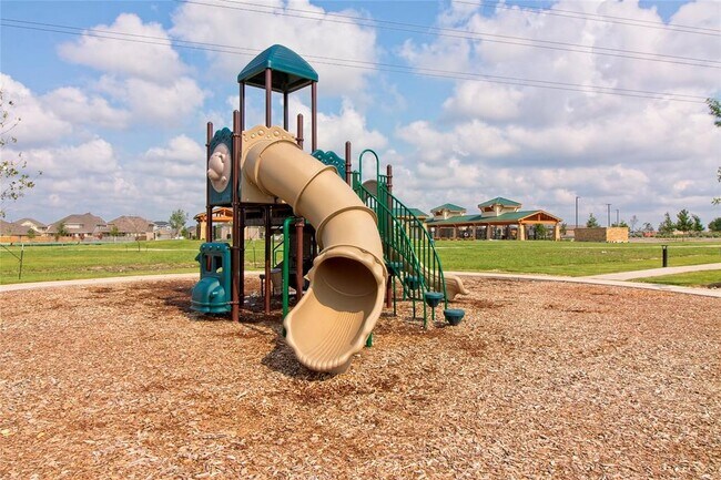Building Photo - 6613 Wolf Pack Dr
