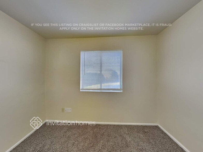 Building Photo - 11446 N 39th Dr