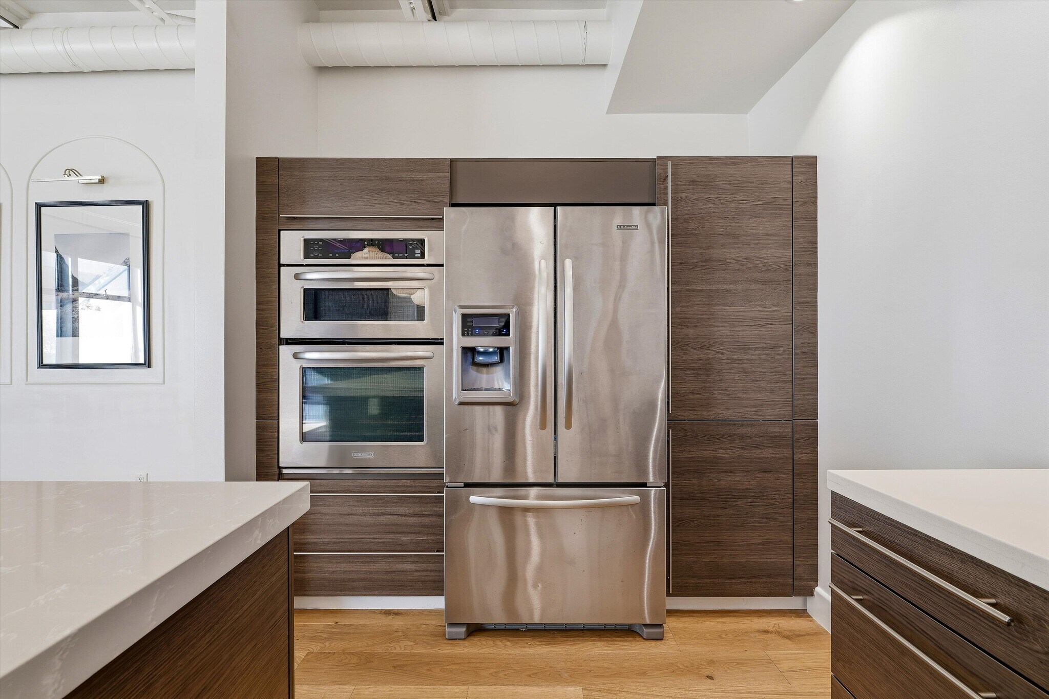 Building Photo - 1250 N Harper Ave