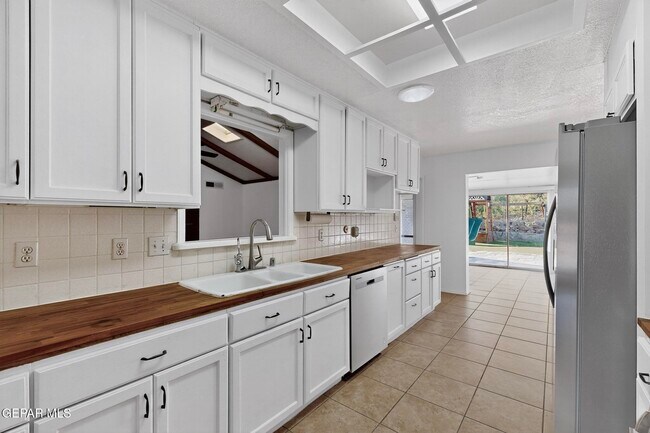 Building Photo - 1509 Lost Padre Mine Dr