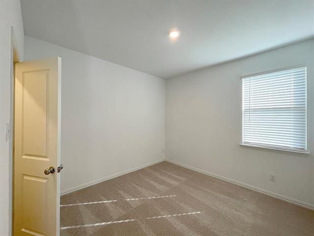 Building Photo - 510 Macdonald Wy