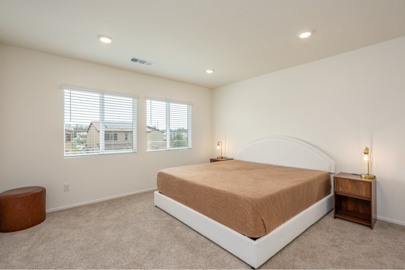 Building Photo - 28650 New Yorker Ln