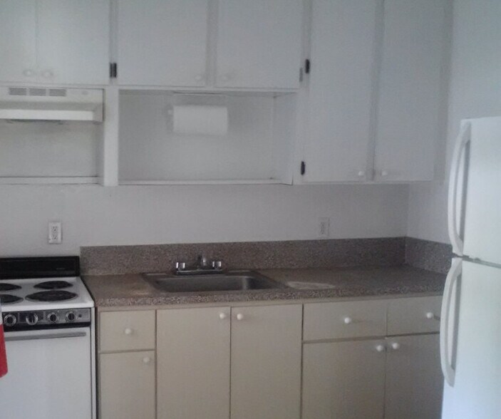 Building Photo - 2827 NW 10th Ave