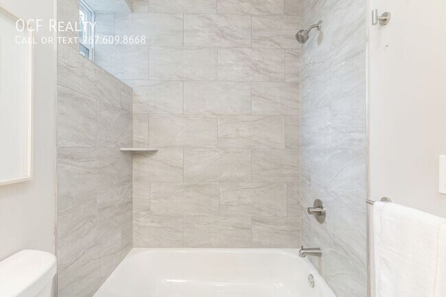 Building Photo - 2825 W Girard Ave