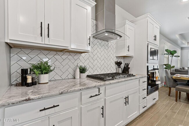 Building Photo - 824 Paseo Solar Dr