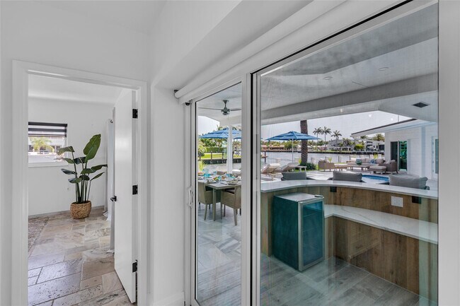 Building Photo - 3108 NE 42nd Ct