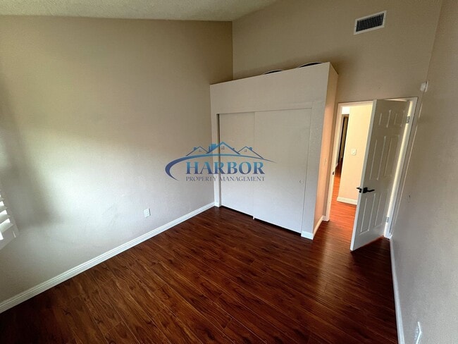 Building Photo - MOVE IN SPECIAL $1,000 OFF 1st Months Rent