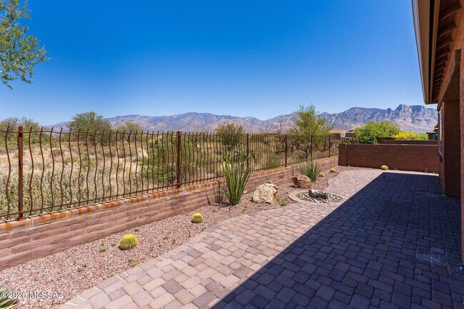 Building Photo - 13036 N Spinystar Dr
