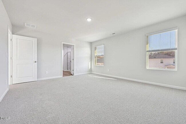 Building Photo - 744 Red River Dr