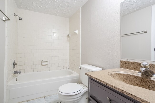 Building Photo - 22219 Diane Dr