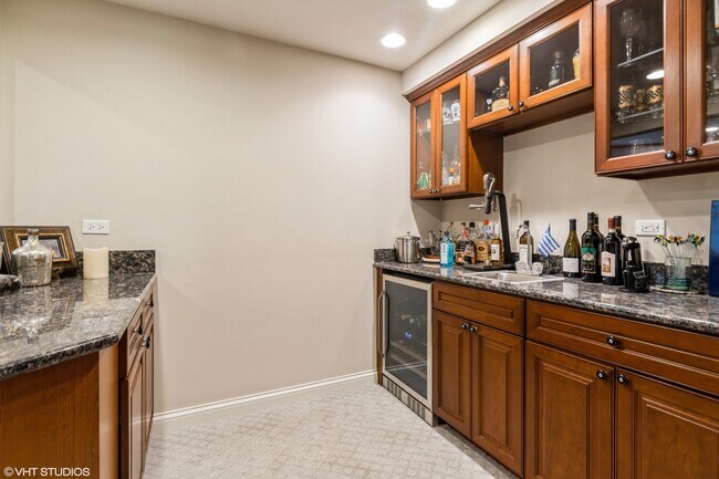 Building Photo - 2016 Valor Ct