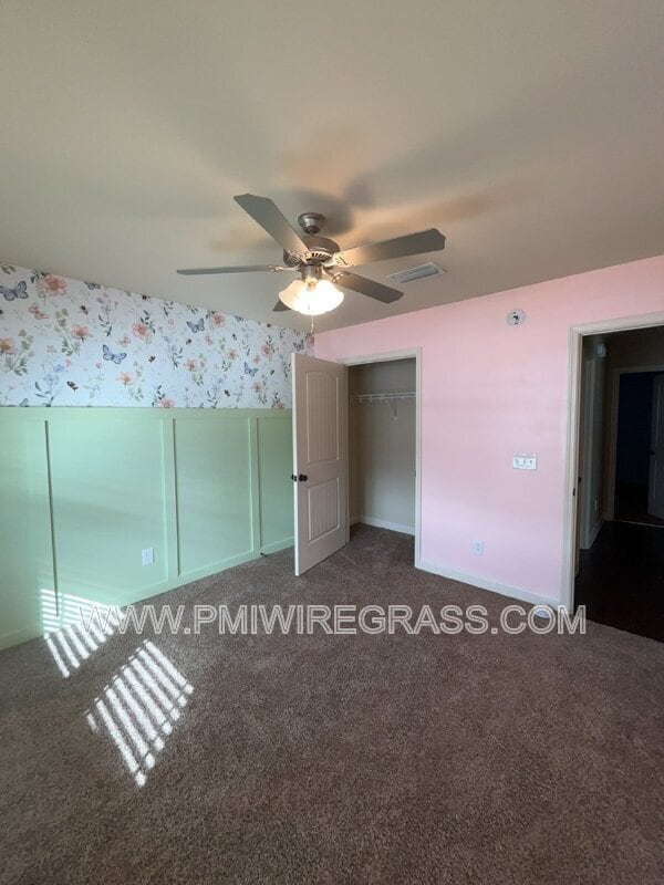 Building Photo - 229 Lace Dr