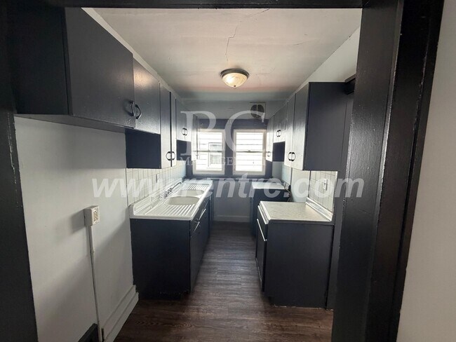 Building Photo - 26 Delaware-
