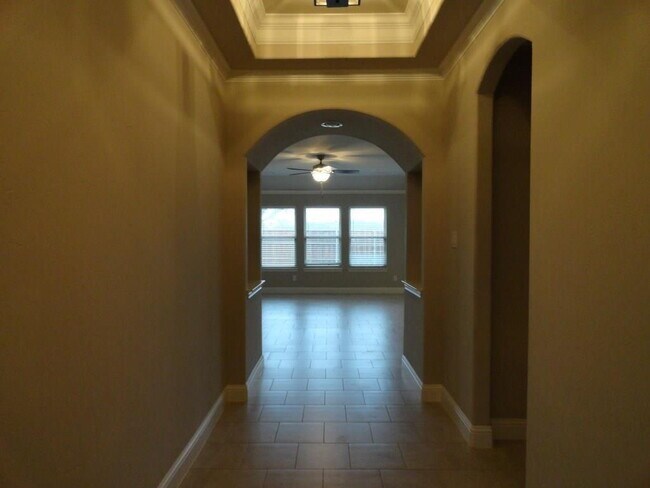 Building Photo - 309 Peachtree Ln