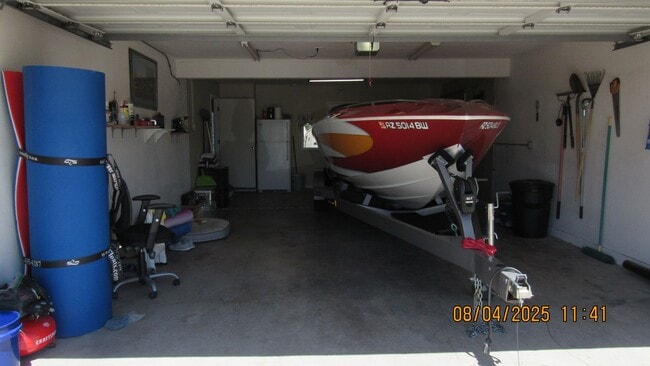 Building Photo - 2 Bedroom 2 bathroom Boat Deep Furnished Home