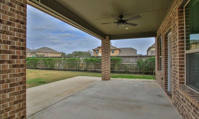 Building Photo - 20102 Three Chutes Ln