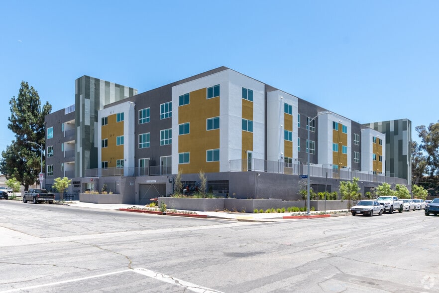 Primary Photo - Bermuda Court