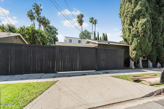 Building Photo - 13902 Calvert St