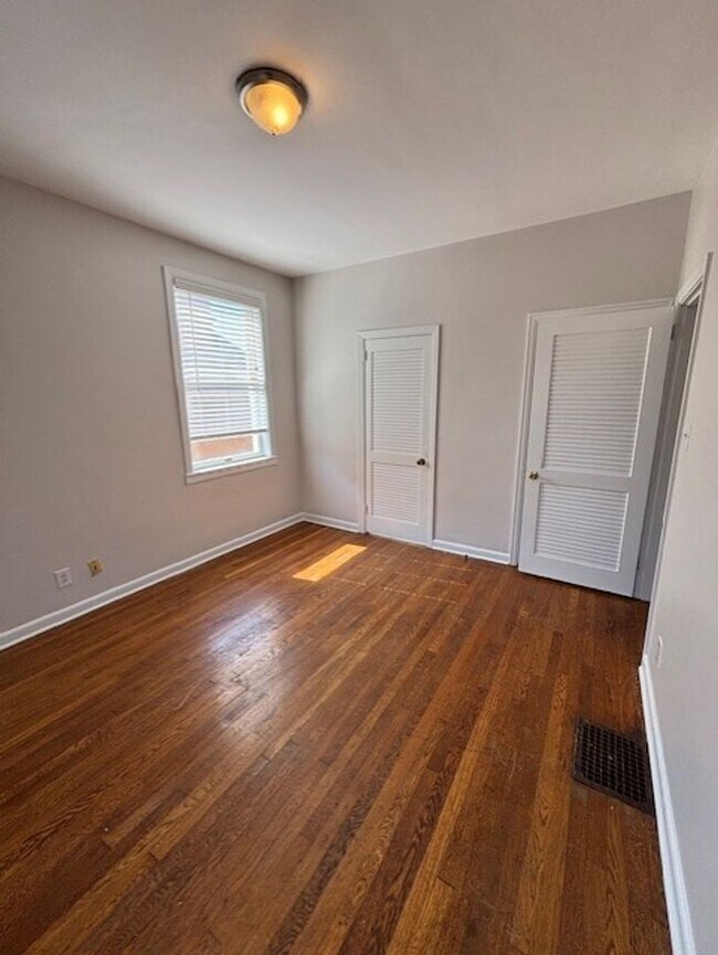 Building Photo - 2709 Pyramid Ave