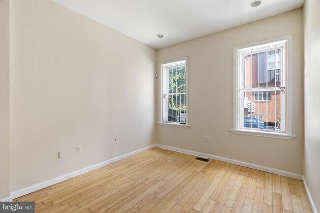 Building Photo - 1610 Willington St