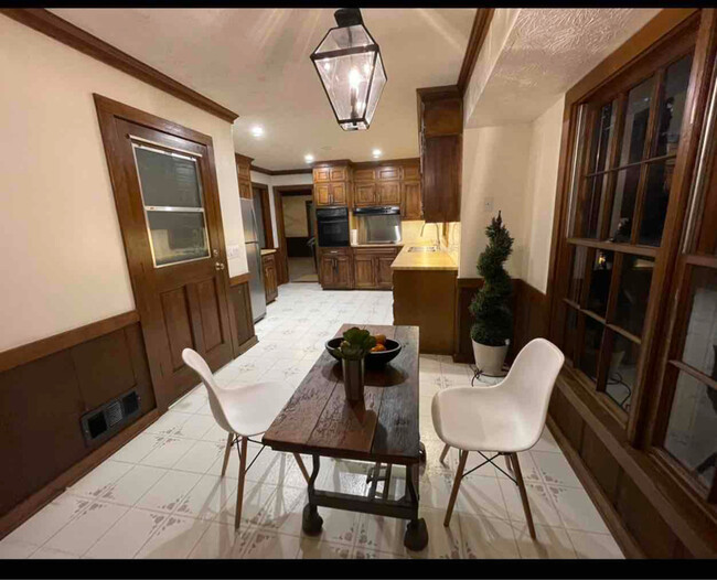 Building Photo - 651 Mountainbrooke Cir SW
