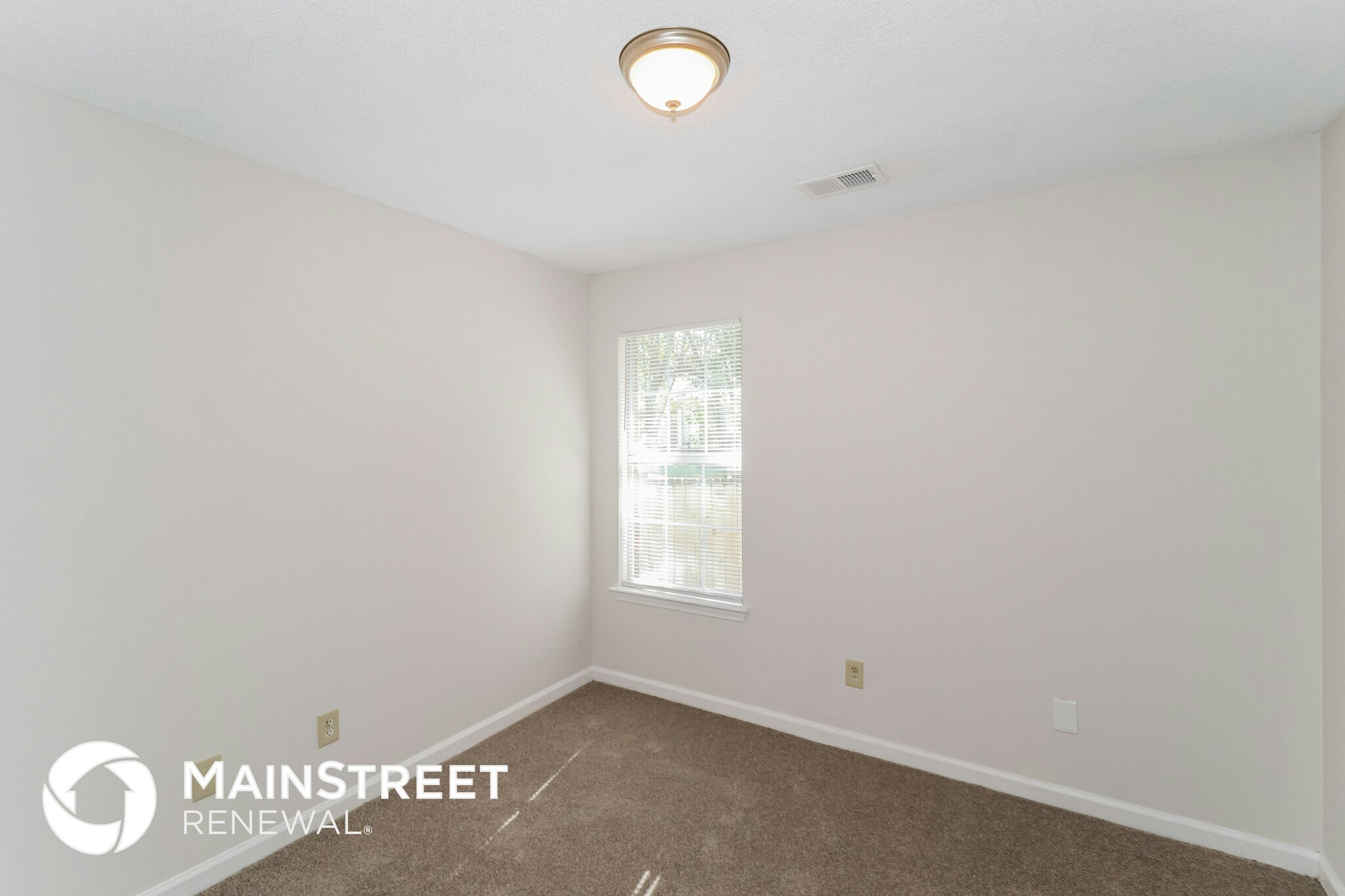 Building Photo - 7033 Ireland Dr