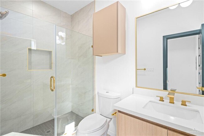 Building Photo - 16 West Dr