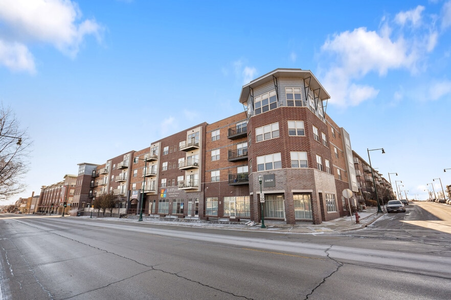 Primary Photo - Six Points Apartments