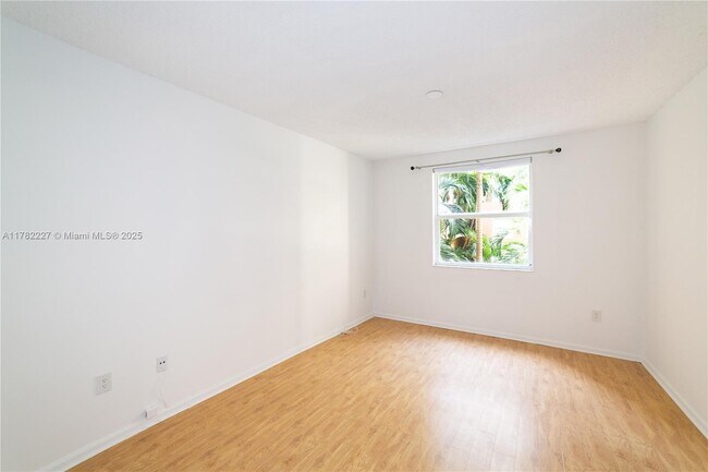 Building Photo - 17150 N Bay Rd