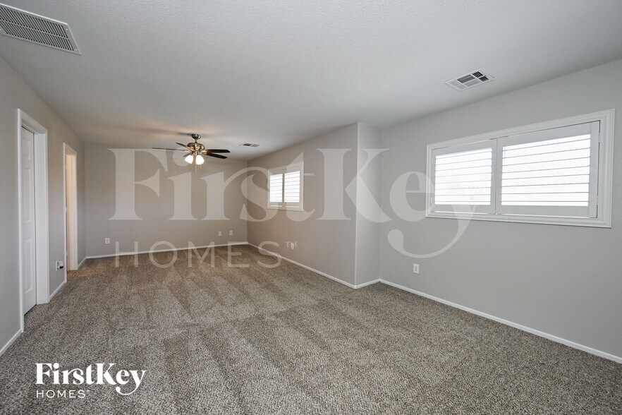 Building Photo - 8302 Time Machine Ave