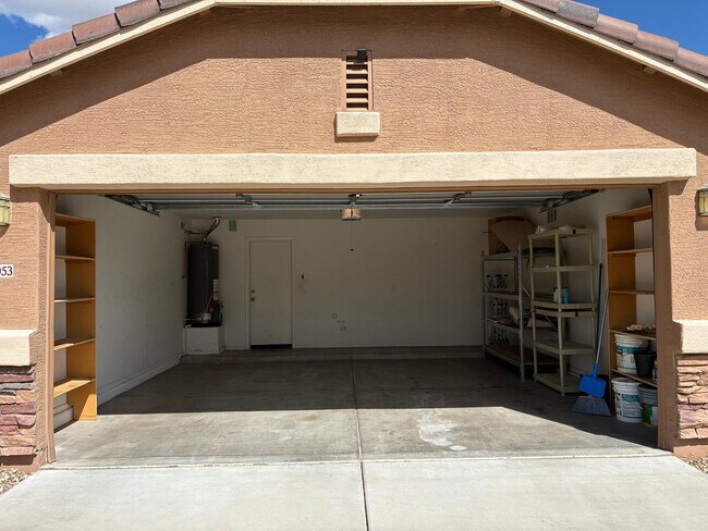 Building Photo - 12053 N 141st Dr