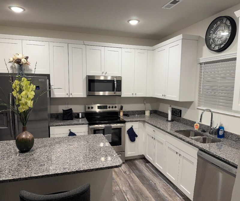 Building Photo - 533 Gantt St