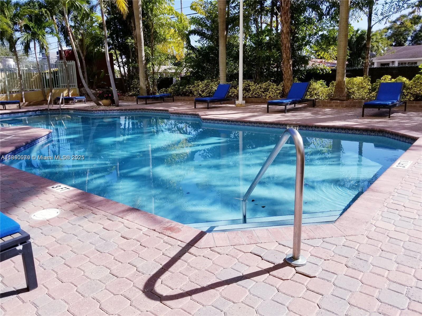 Building Photo - 3500 Coral Way