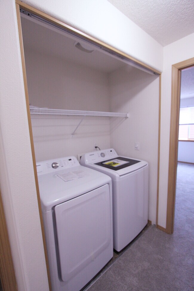Building Photo - 455 Donna Dr