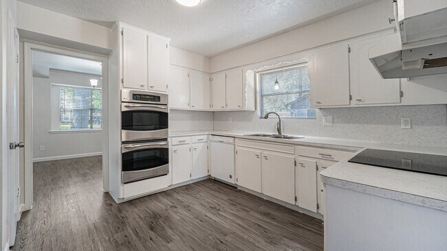 Building Photo - 1003 Pear Tree Ln